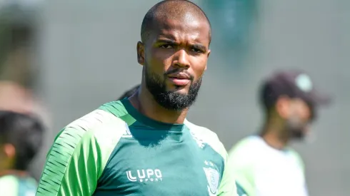 Empresário de Messias indica futuro do zagueiro