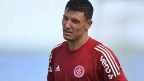 Caetano encaminha situação de Musto e mais 3 emprestados no Inter