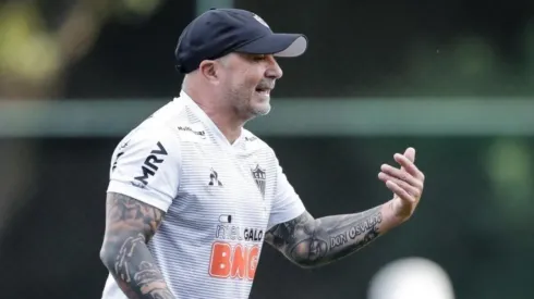 Galo se complica com Sampaoli e entra em situação delicada nas finanças