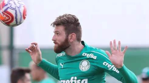 Palmeiras quer resolver situações de Fabiano e mais 2 jogadores