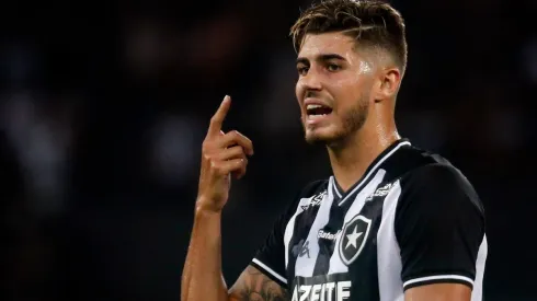 Pedro Raul se diz chateado por saída de medalhão do Botafogo