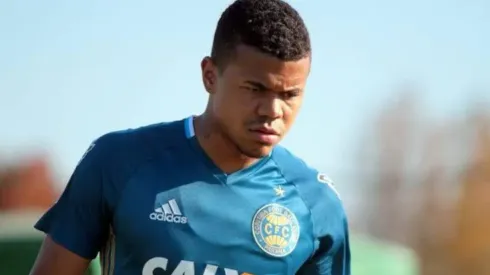 Emprestado ao futebol turco, Yan Sasse tem futuro definido pelo Coritiba