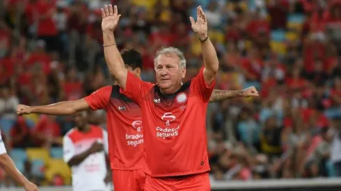 Zico quase substituiu Luxemburgo no Palmeiras em 1995