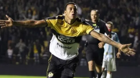 Criciúma não se intimida e pressiona Timão por venda de Gustagol