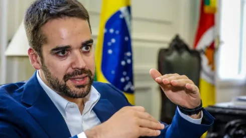 FGF sugere data para retorno do Gauchão, Eduardo Leite bate martelo e muda rotina da dupla Gre-Nal