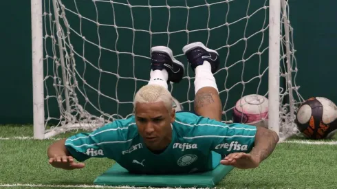 Anderson Barros define futuro de Deyverson no Palmeiras