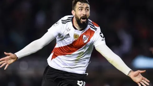Pratto fala à imprensa argentina e decide futuro de sua carreira