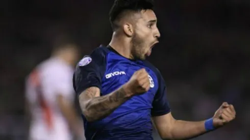 Nahuel Bustos é considerado um dos jogadores mais promissores do futebol argentino.