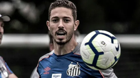 Santos define estratégia para vender Jean Mota