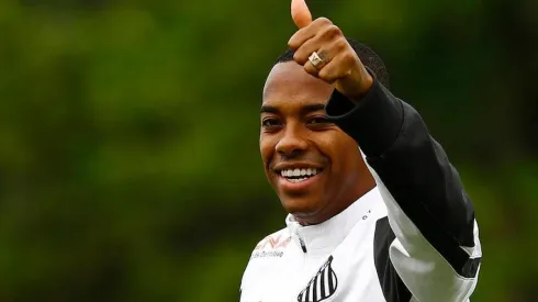 Por Robinho, Santos tenta acertar pendências na Fifa