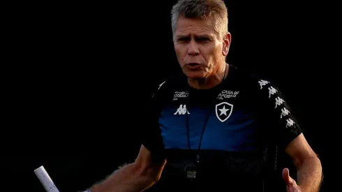 Autuori encaminha time do Botafogo para o clássico contra o Fluminense