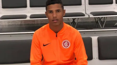 Vinícius Tobias tem multa rescisória milionária definida pelo Internacional