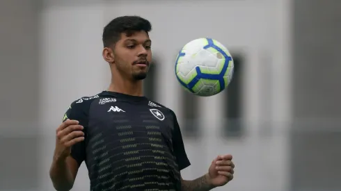 Botafogo negocia Igor Cássio com o Porto