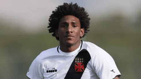 Vasco pode vender outro ativo para ficar com Talles Magno