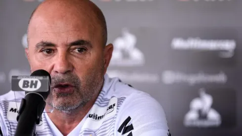 Sampaoli tem contrato com o Galo até 2021.