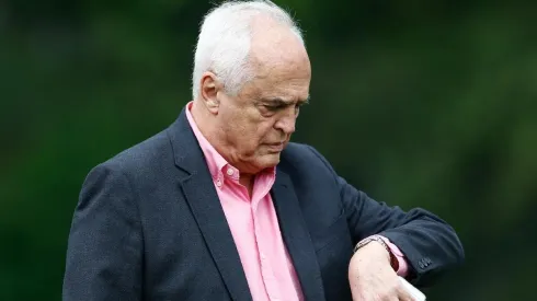 Leco encaminha venda de atacante do São Paulo ao Barcelona