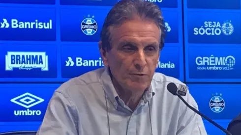 Paulo Luz freia empolgação por negociação de atacante gremista