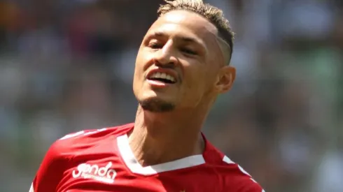 Neílton está muito próximo de ser anunciado como novo reforço.