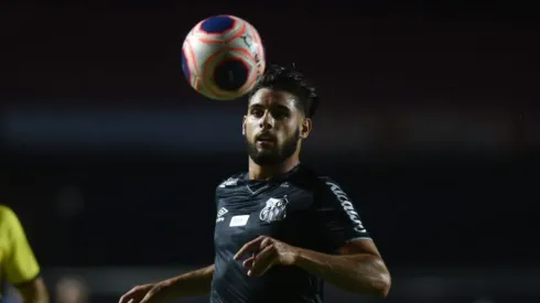 Santos se resguarda na Justiça após acordo entre Yuri Alberto e Inter