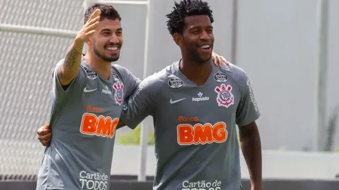 Athletico-PR tenta tirar zagueiro do Corinthians