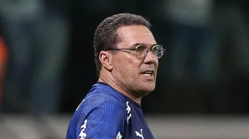 Luxemburgo reacende polêmica com Fla e debocha de Jesus