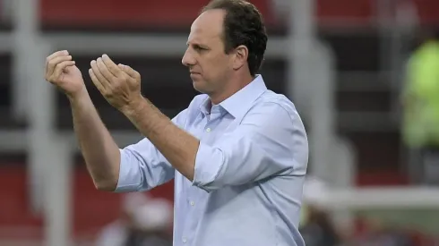 Ceni viraliza no Fortaleza com 'senhora' bronca em Romarinho