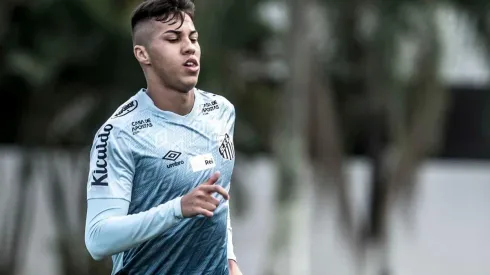 Athletico estuda investida em Kaio Jorge, do Santos