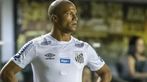 Empresário de Sánchez oferece craque a Palmeiras e Flamengo