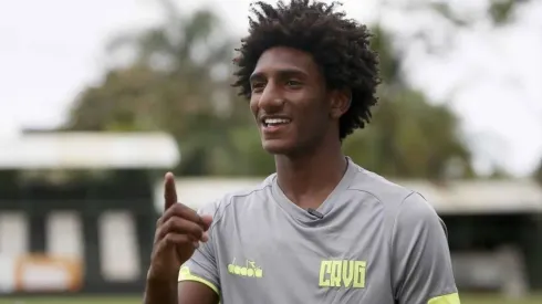 Talles Magno lamenta dificuldade para retomar ritmo após lesão