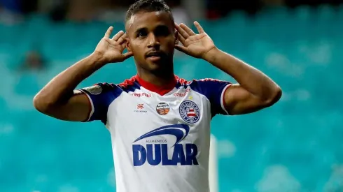 Élber despista sobre renovação no Bahia