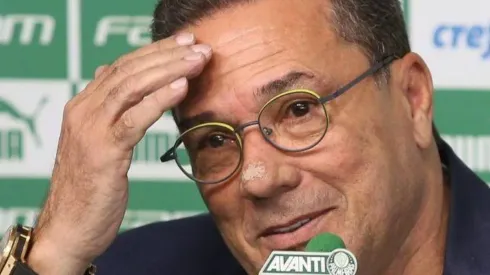 Luxemburgo rasga elogios a defensor criticado pela torcida