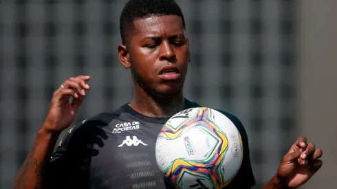 Botafogo esbarra em empecilho na rescisão de Gabriel Cortez