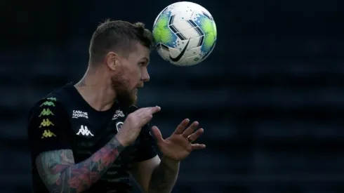 Forster deve desbancar Honda e assumir faltas no Botafogo