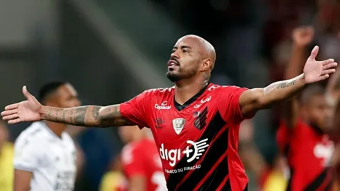 Sem Thiago Heleno, Dorival escolhe novo titular na zaga do Athletico