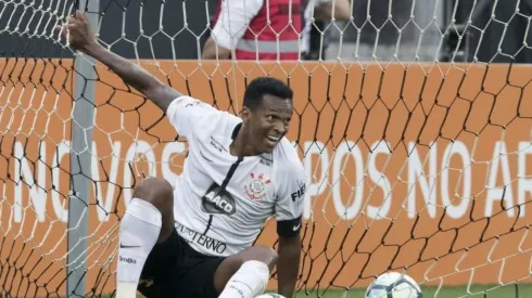 Andrés não quer parar em Jô e quer mais dois reforços para o Corinthians