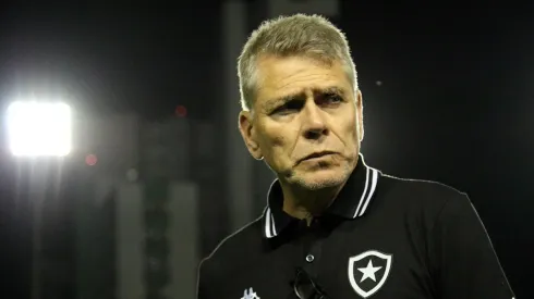 Paulo Autuori faz duras críticas à diretoria do Botafogo por atrasos salariais