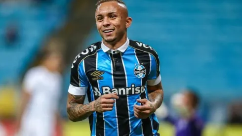 Com provável despedida de Everton, Grêmio está escalado para o Gre-Nal