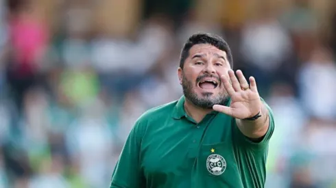 Torcida do Coritiba detona Barroca nas redes sociais