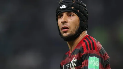 Rafinha pode deixar o Flamengo.