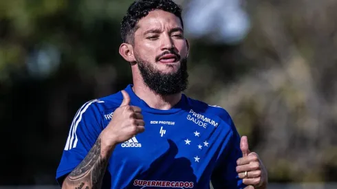 Após Arthur Caike, Cruzeiro encaminha contratação de novo atacante