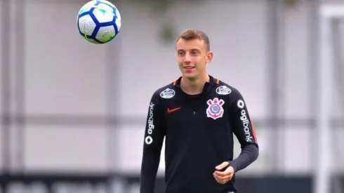 Corinthians vende Carlos ao Monza (ITA) por R$ 26 milhões