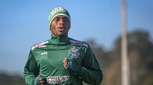 Matheus Sales faz Pelaipe acelerar buscas por um volante no mercado