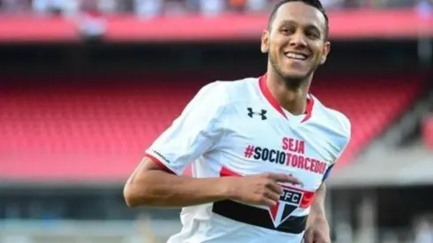 Souza fica próximo de saída do Al Ahli e retorno anima torcida