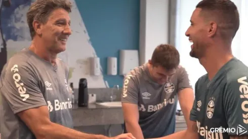 Renato 'peita' torcida com Thiago Neves e alfineta imprensa