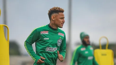 Neilton preocupa Jorginho e será poupado no Coritiba