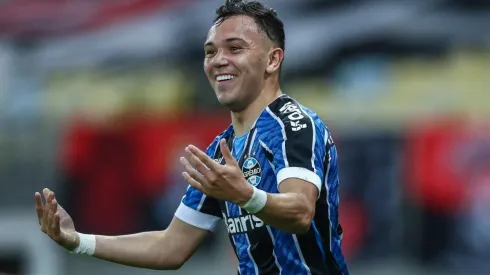 Sem Pepê e mais 2, Renato sofre para escalar Grêmio