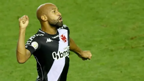 Fellipe Bastos mira títulos pelo Vasco