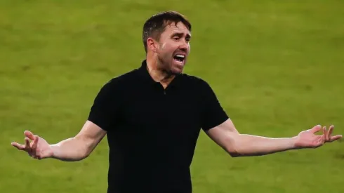 Coudet desabafa e indica possibilidade de trazer reforços