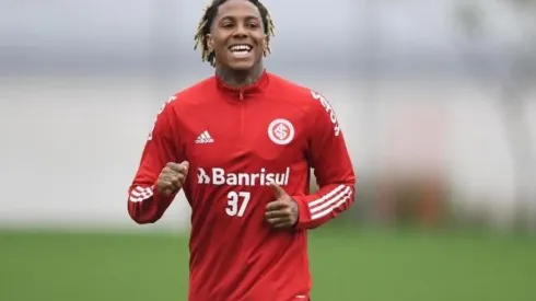 Abel Hernández ganha nova chance e Coudet encaminha escalação do Inter