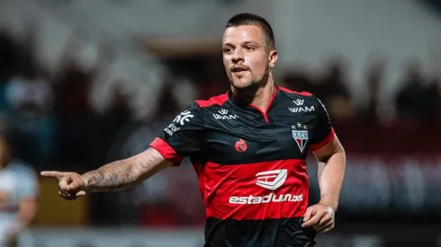 Empresário de Renato Kayzer expõe reunião com Petraglia